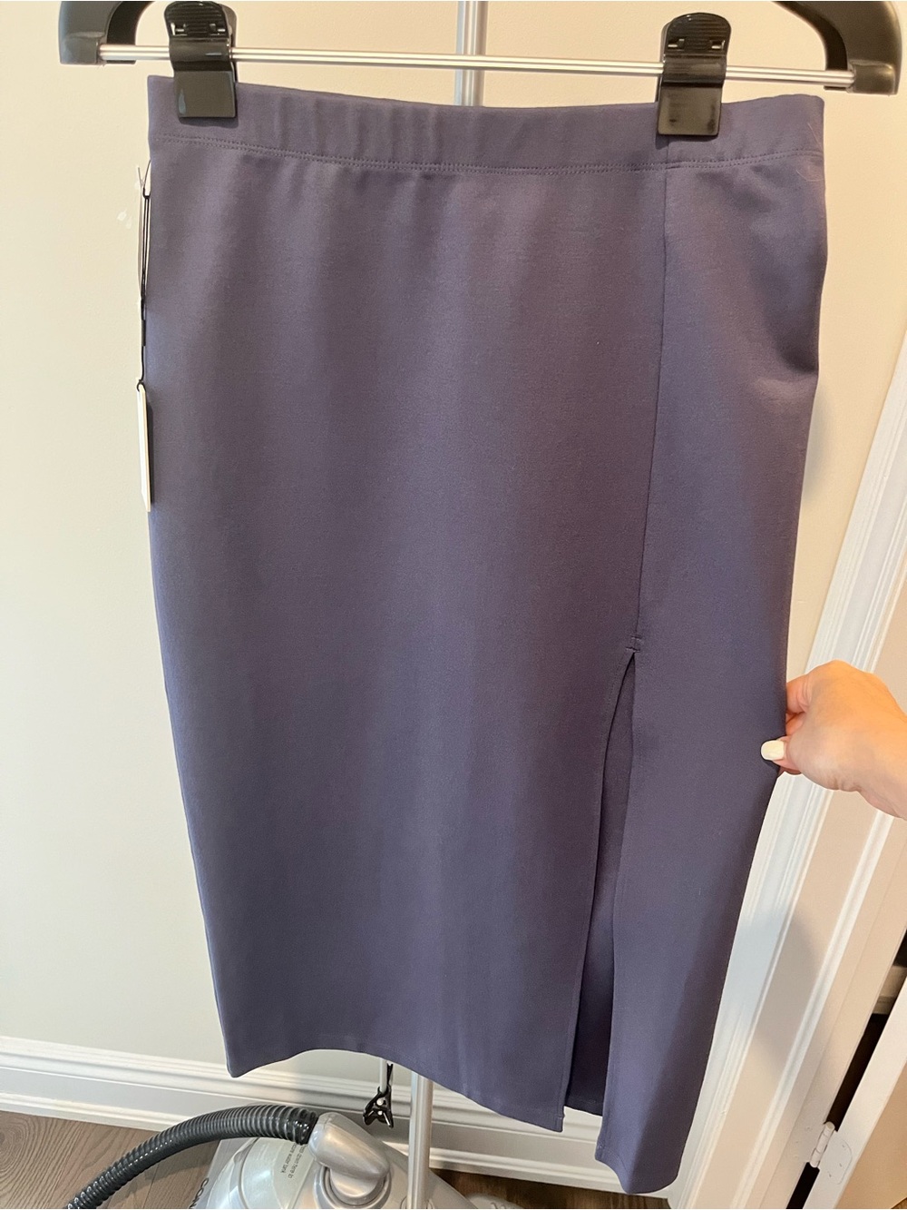 Babaton Classic Navy Pencil Skirt with Side Slit - Women's